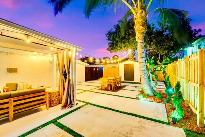 HOLLYWOOD PARK - Residential