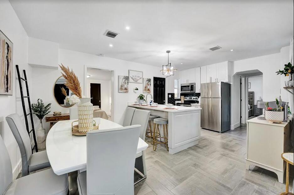 HOLLYWOOD PARK - Residential