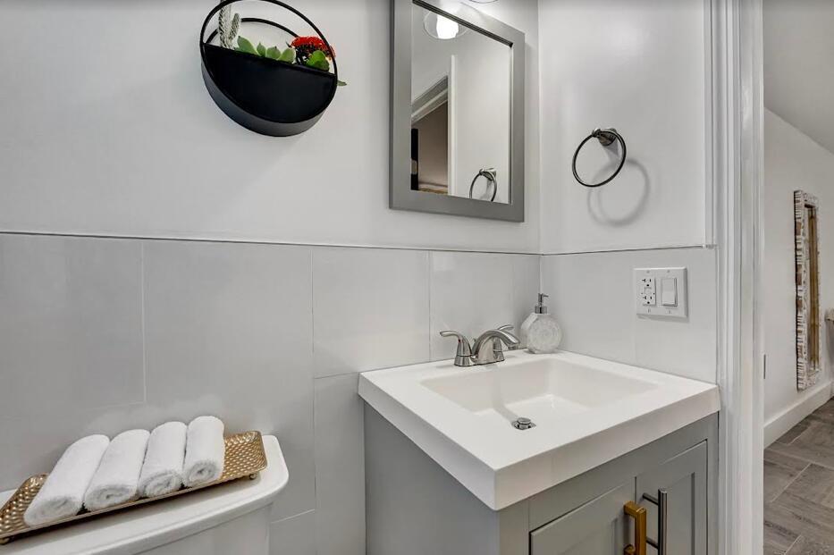 HOLLYWOOD PARK - Residential