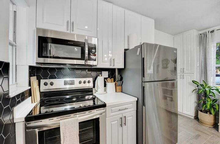 HOLLYWOOD PARK - Residential