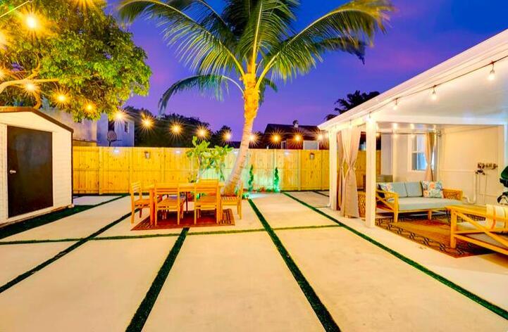 HOLLYWOOD PARK - Residential