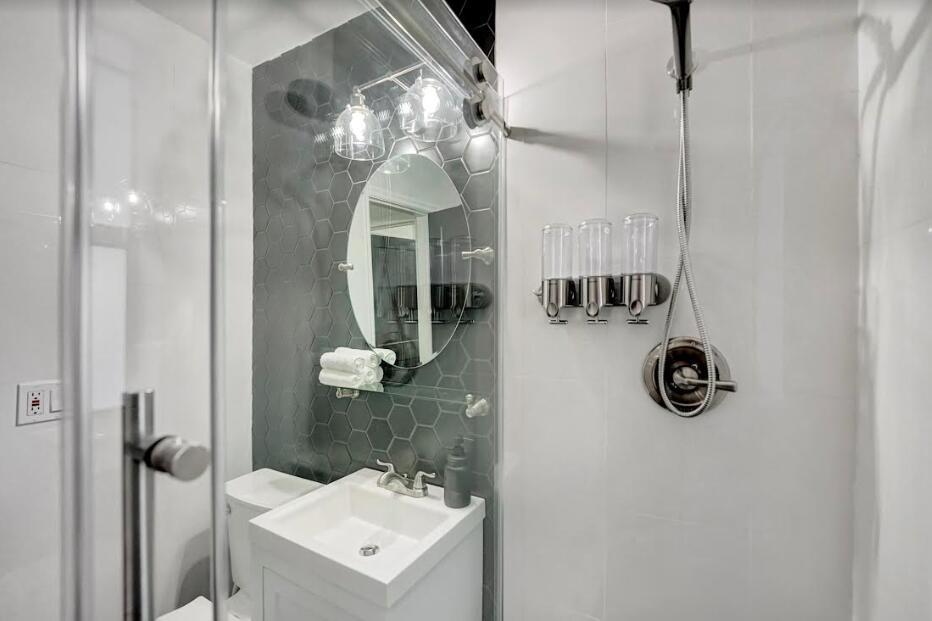 HOLLYWOOD PARK - Residential