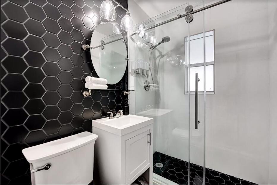 HOLLYWOOD PARK - Residential