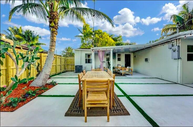 HOLLYWOOD PARK - Residential