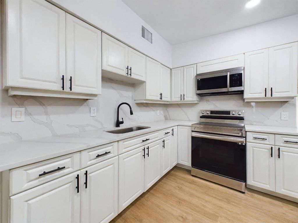 Photo of 1032 15 Th Terrace, Stuart, FL 34994 (MLS # F10436053)