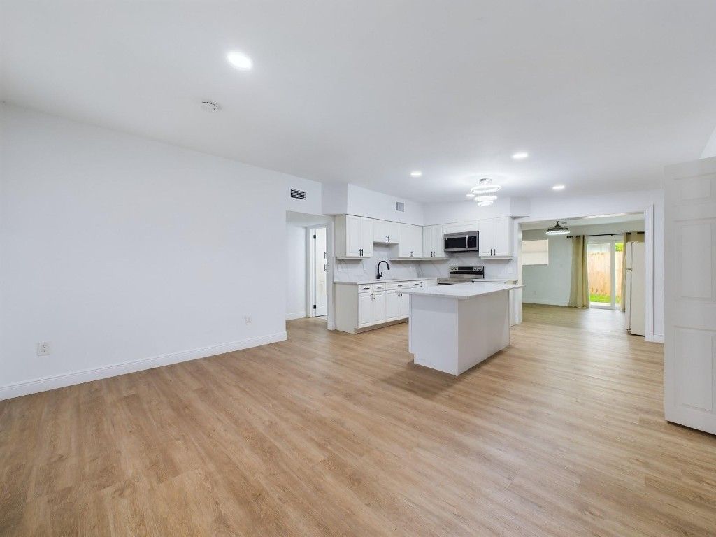 Photo of 1032 15 Th Terrace, Stuart, FL 34994 (MLS # F10436053)