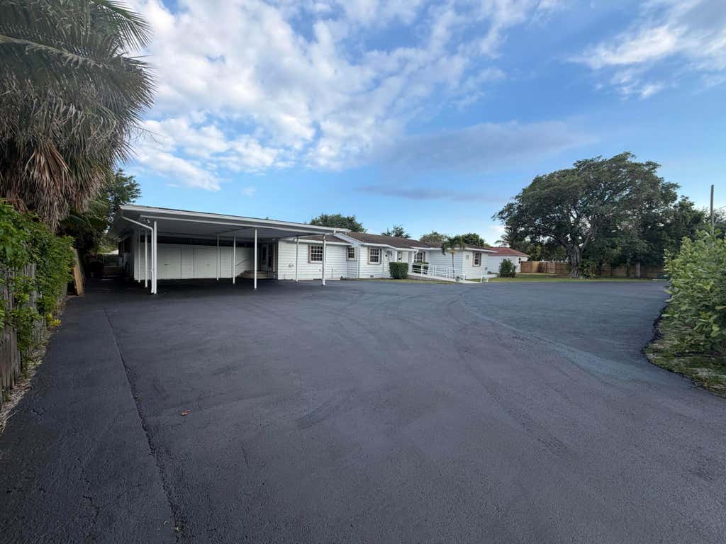 Photo of 202 Palm Court, Delray Beach, FL 33444 (MLS # B26029803)