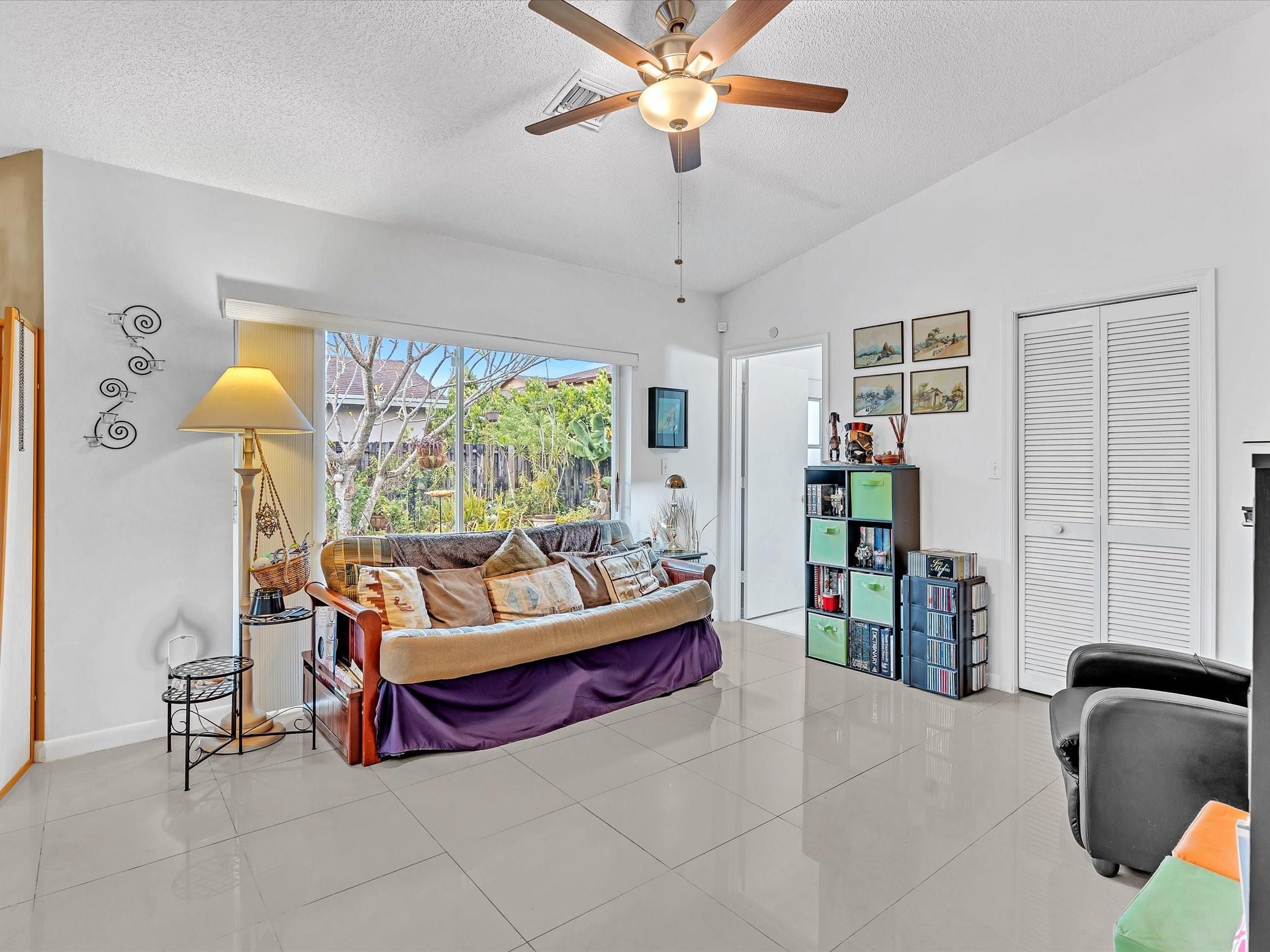 The Limerick 149-21 B - Residential