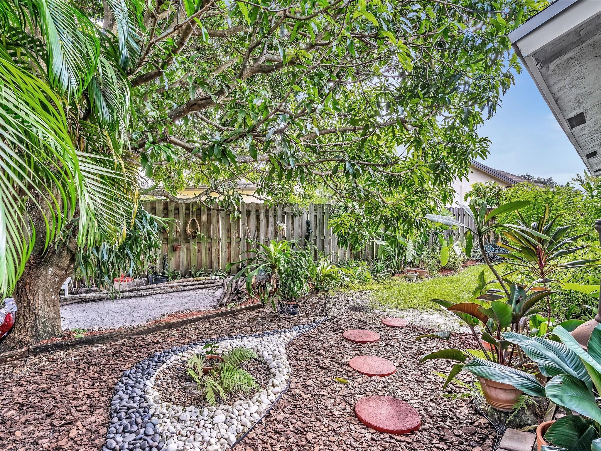 The Limerick 149-21 B - Residential