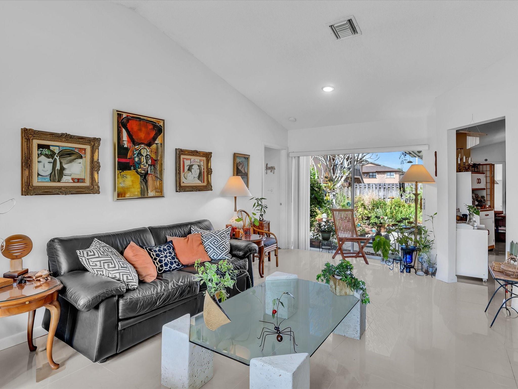 The Limerick 149-21 B - Residential