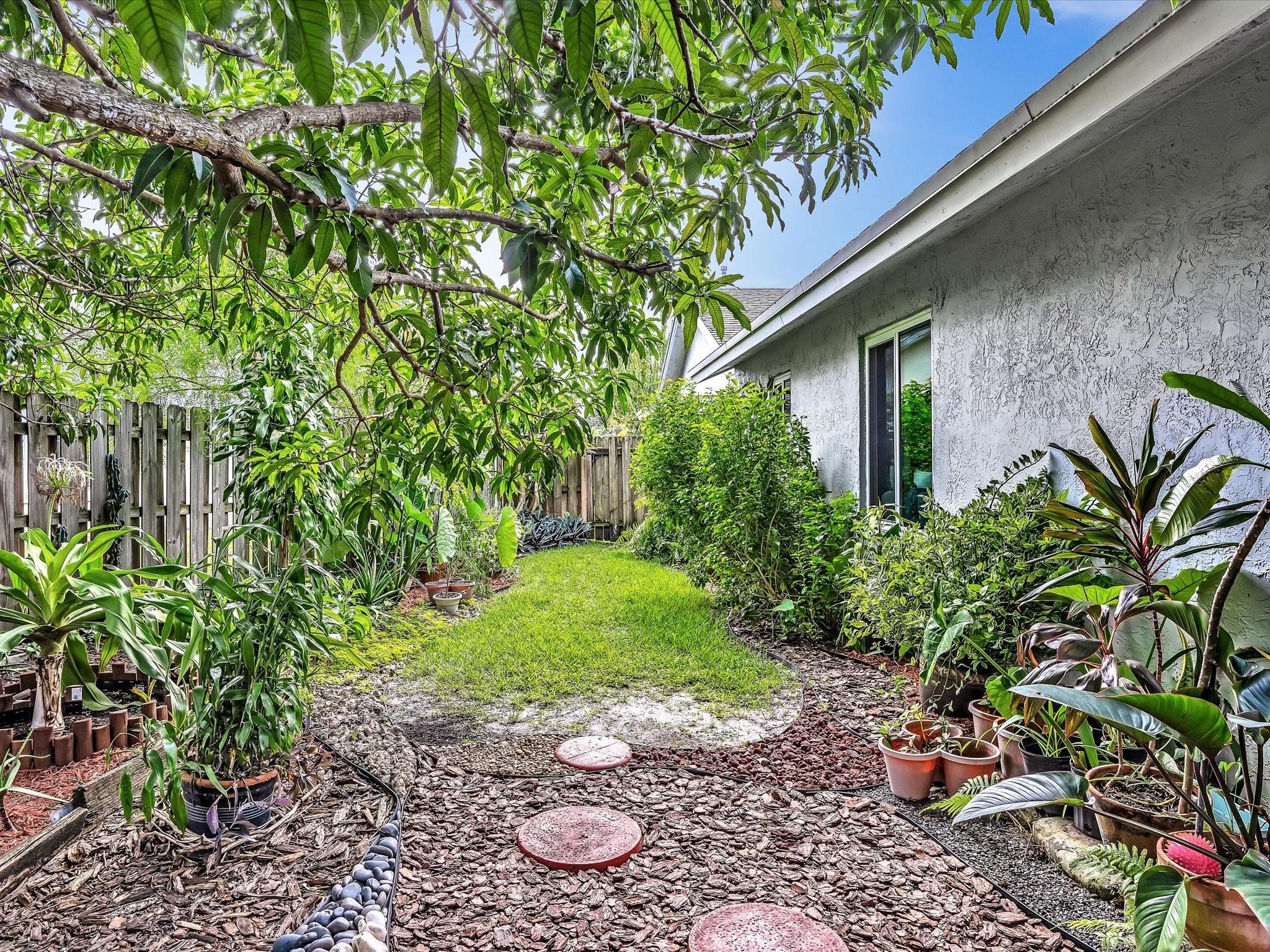 The Limerick 149-21 B - Residential