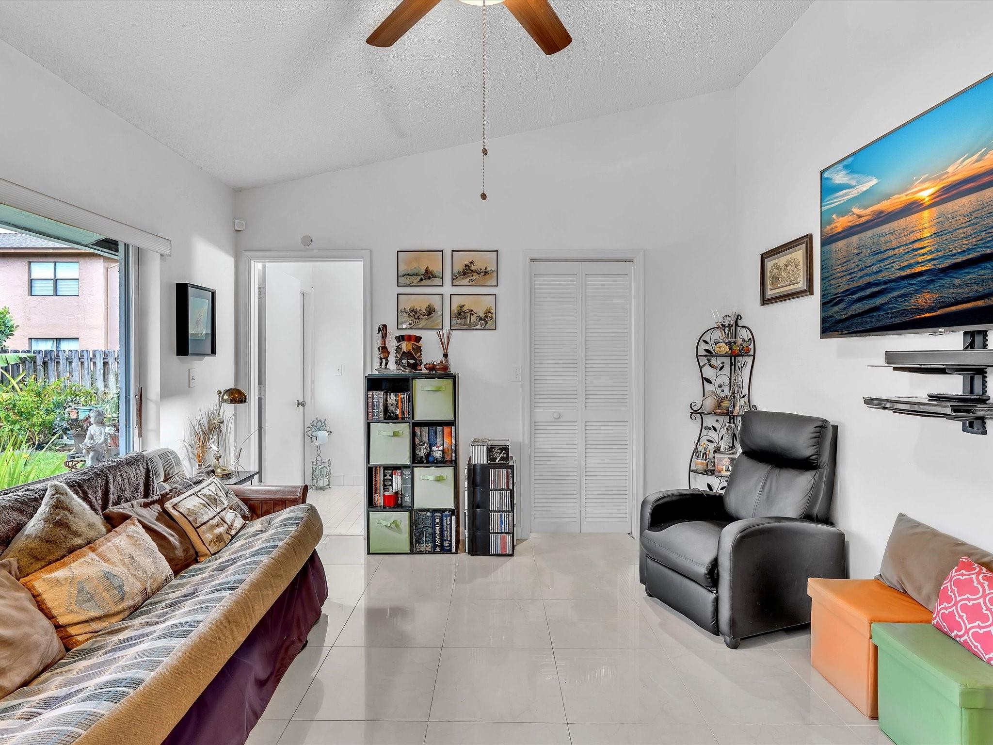 The Limerick 149-21 B - Residential