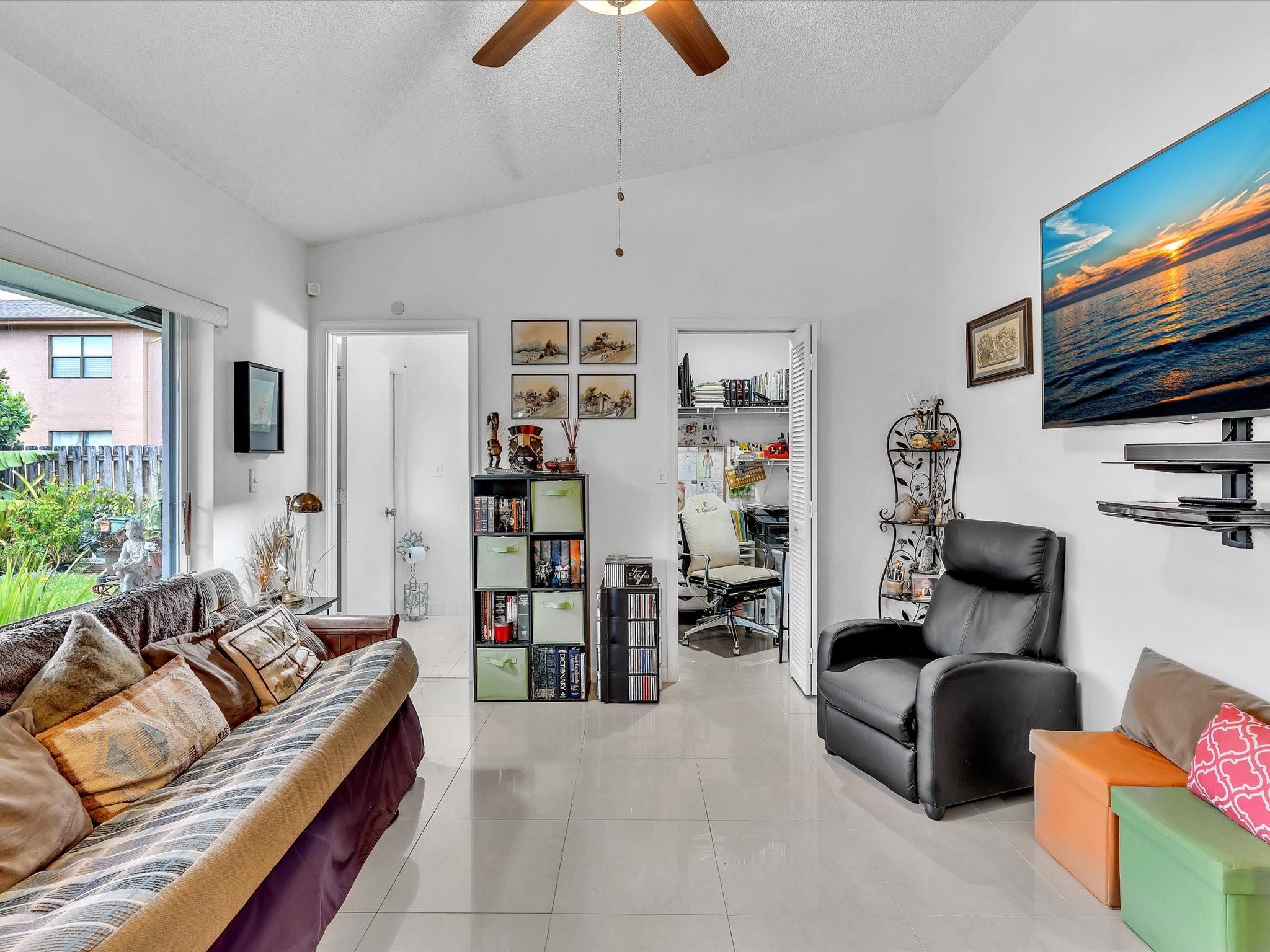 The Limerick 149-21 B - Residential