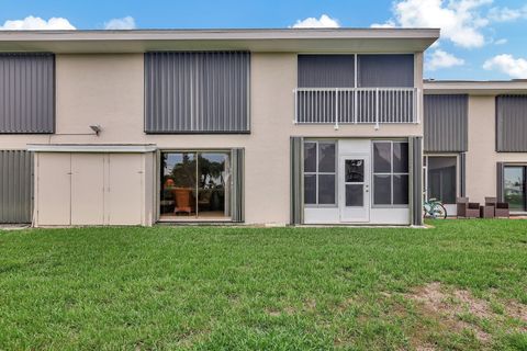 A home in Hutchinson Island