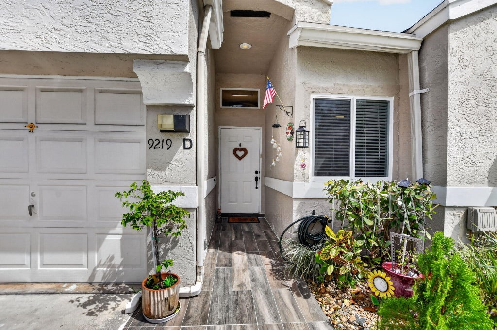 Photo of 9219 Vineland Court #D, Boca Raton, FL 33496 (MLS # B26073910)