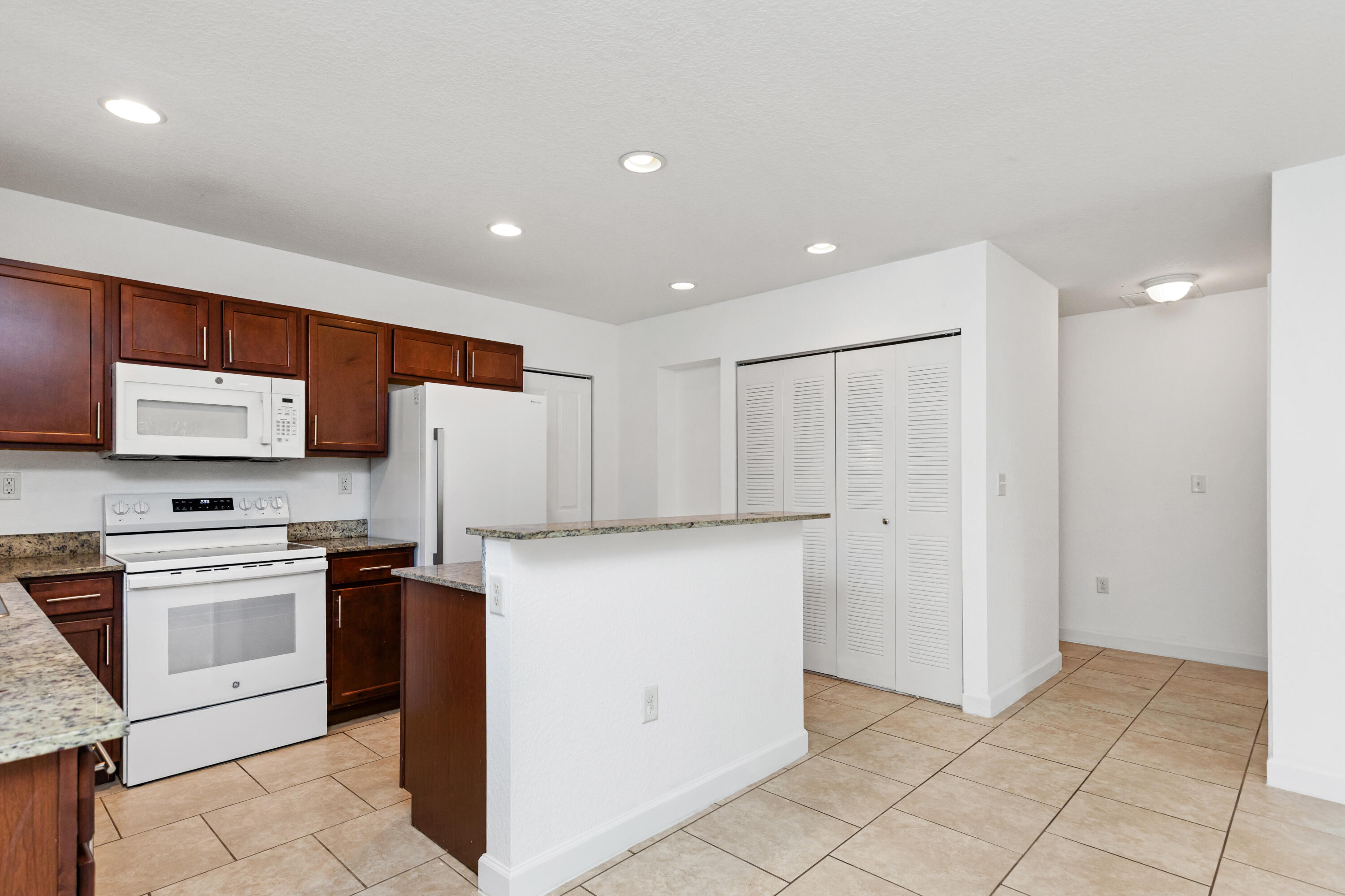 3525 NW 114th Lane 3529
