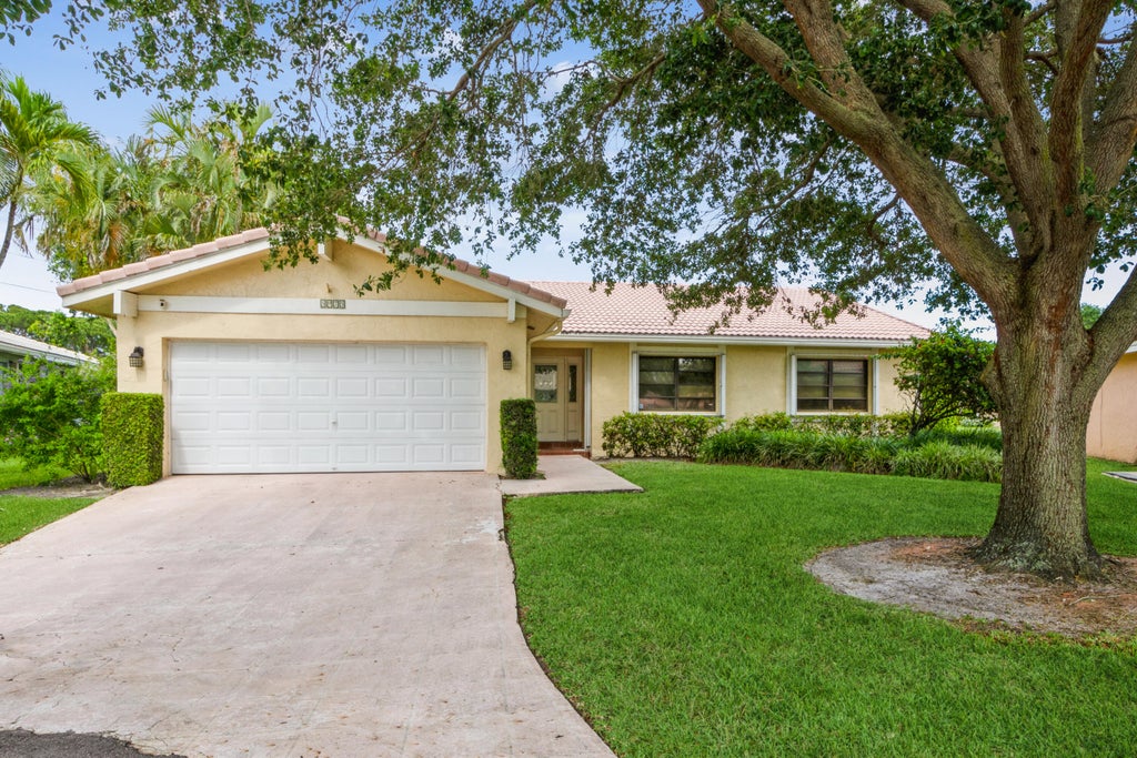 Photo of 5975 Colony Court, Boca Raton, FL 33433 (MLS # R10793358)