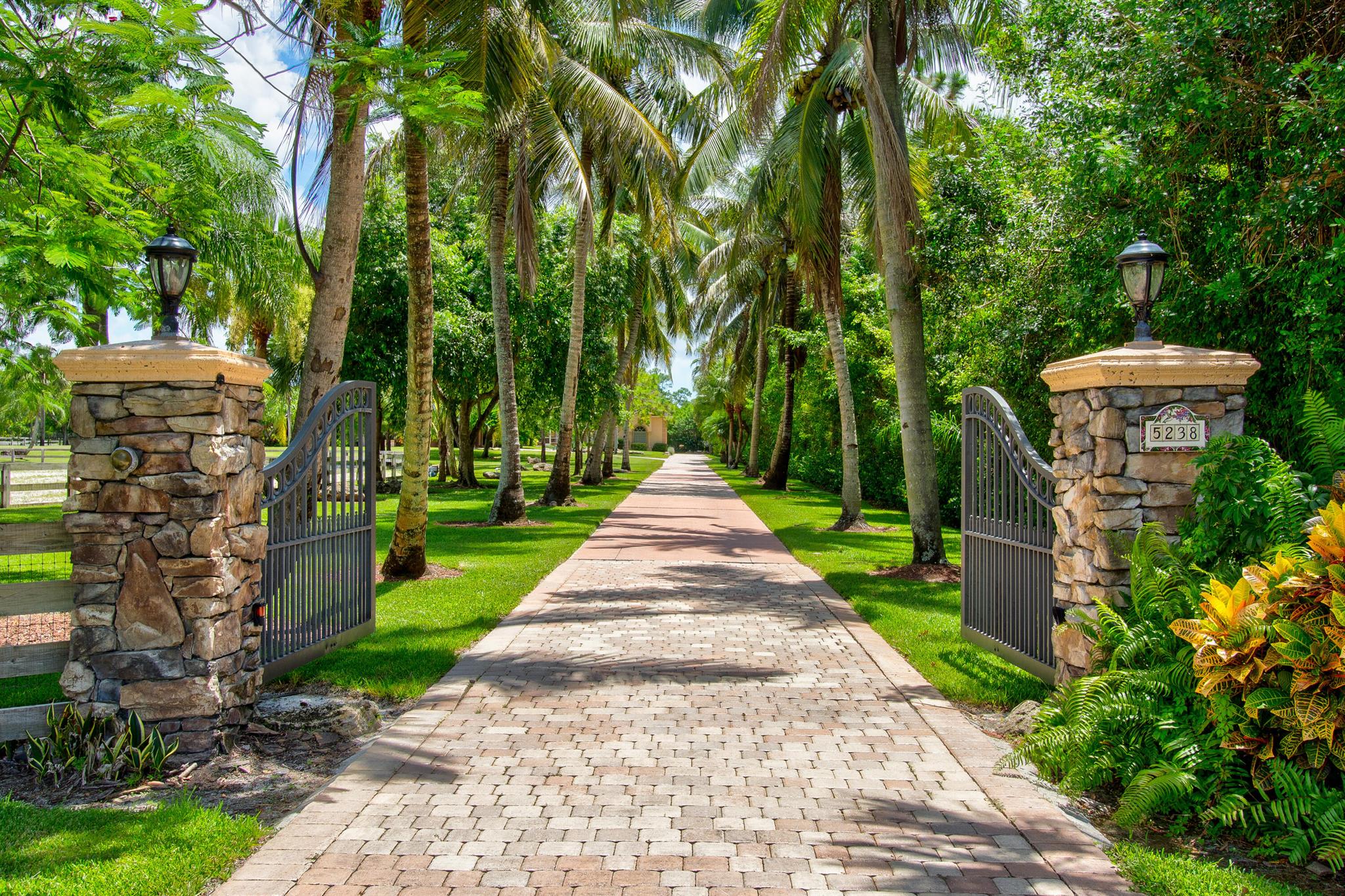 HOMELAND - Residential