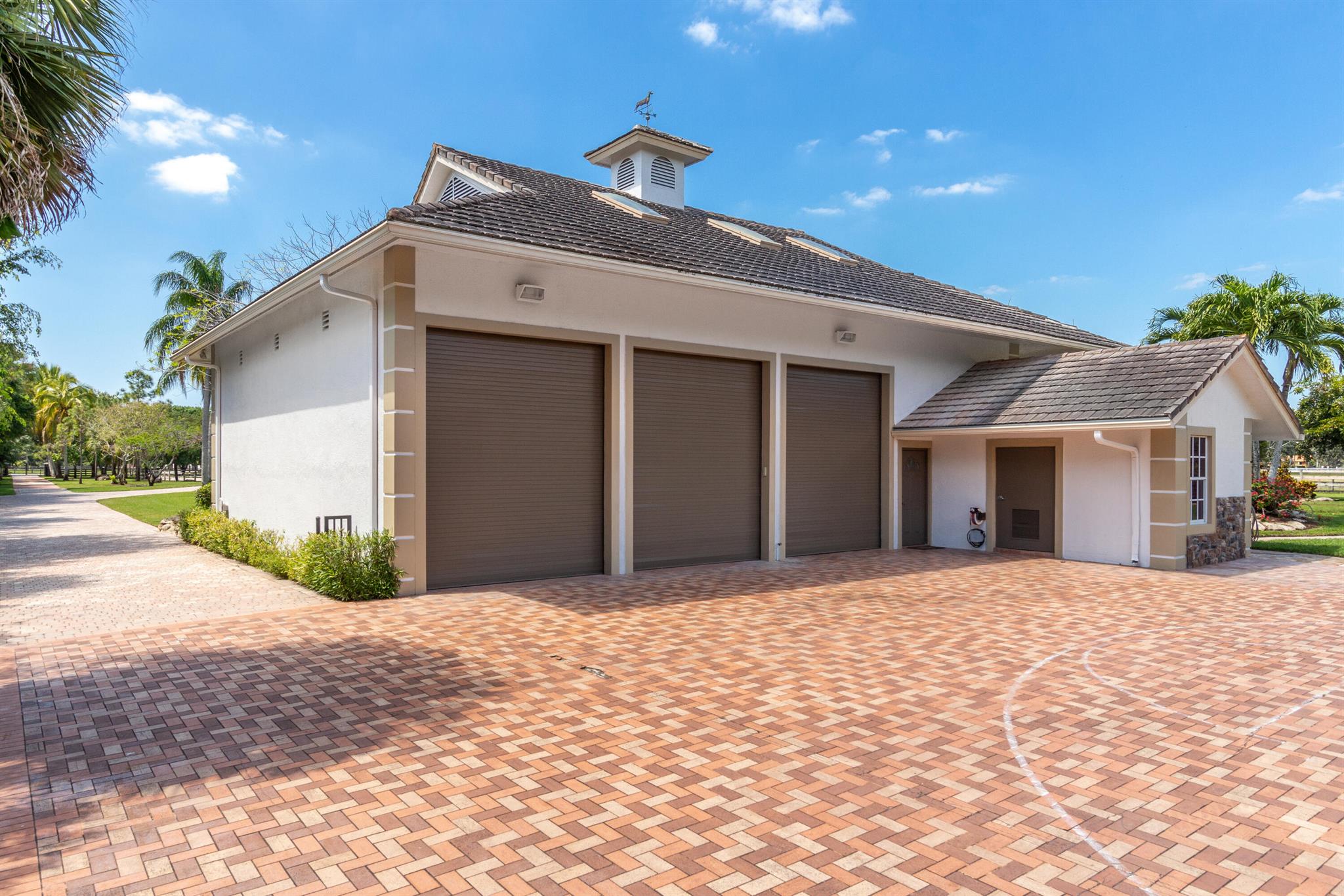 HOMELAND - Residential