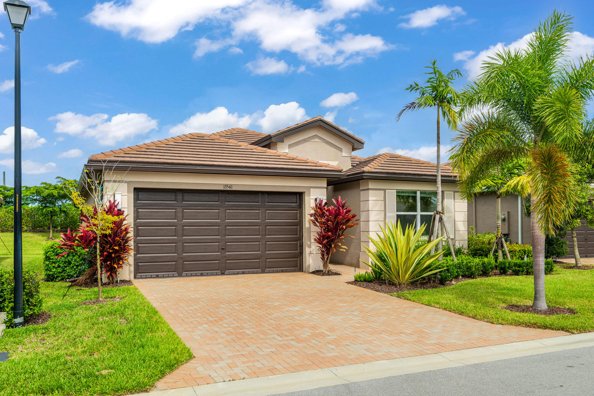 13541 SW Oceanus Boulevard