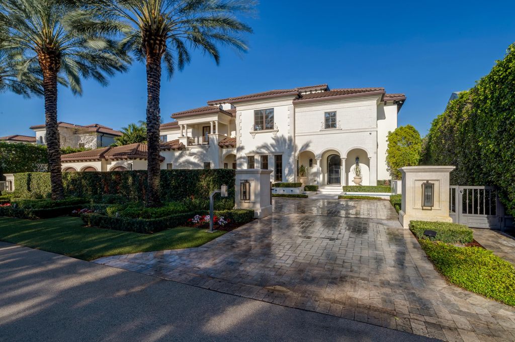 Photo of 1203 Spanish River Road, Boca Raton, FL 33432 (MLS # R11037595)