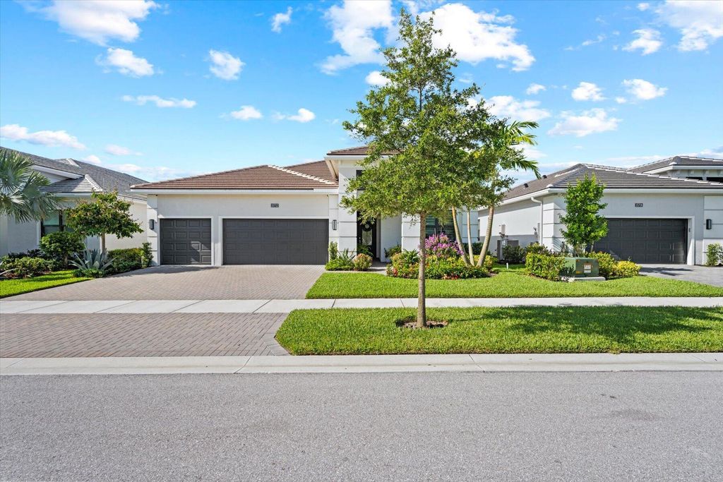 Photo of 15712 Longboat Key Drive, Westlake, FL 33470 (MLS # R10946830)