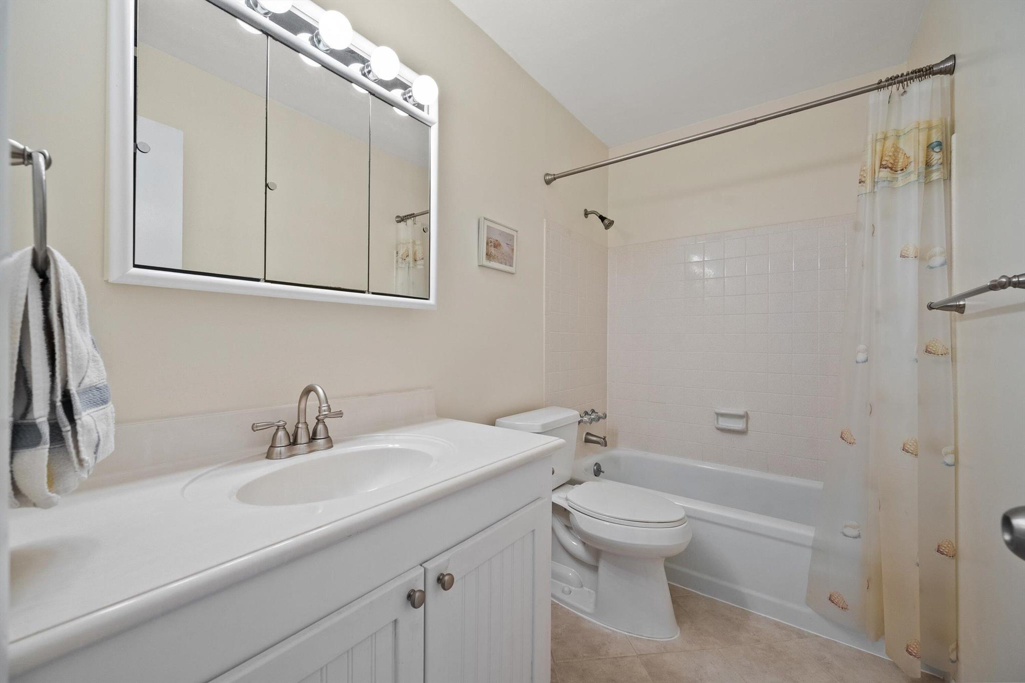 CEDAR POINTE CONDO - Residential