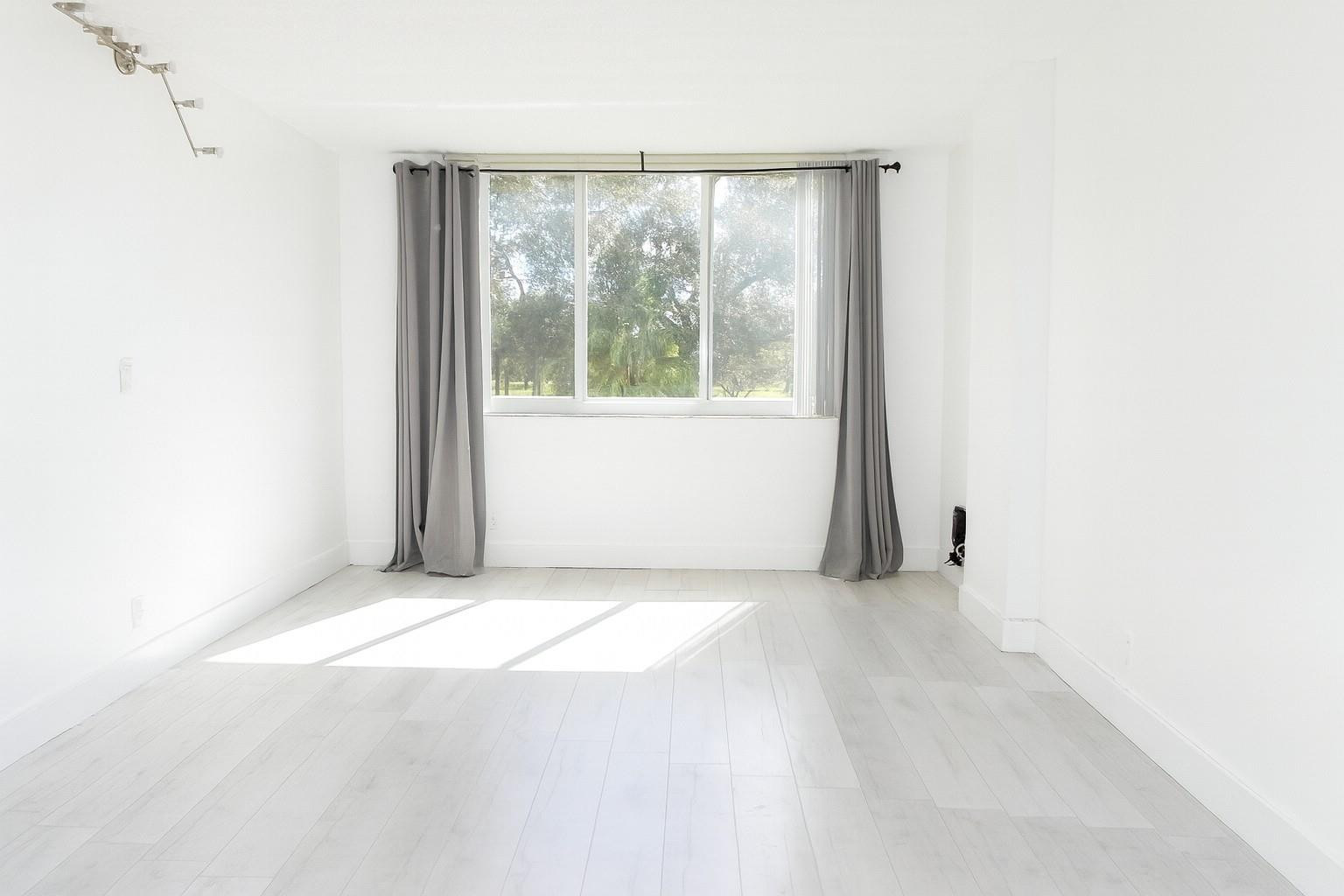 HILLCREST EAST NO 24 CONDO - Residential Lease