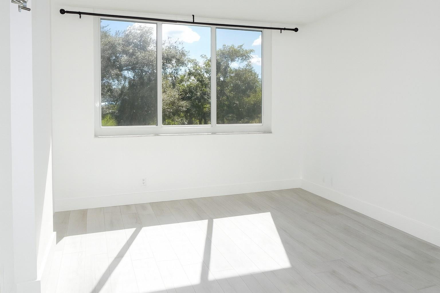 HILLCREST EAST NO 24 CONDO - Residential Lease