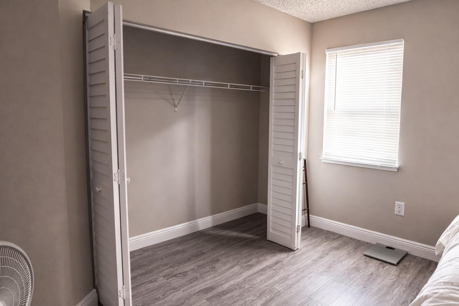 Evergreen Lakes Condo - Residential Lease