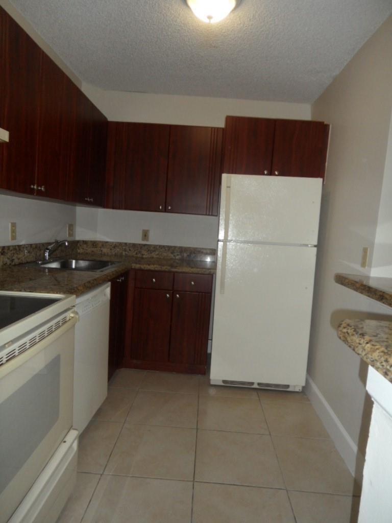 Lakes Of Jacaranda Condo - Residential Lease