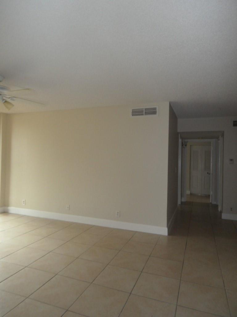 Lakes Of Jacaranda Condo - Residential Lease