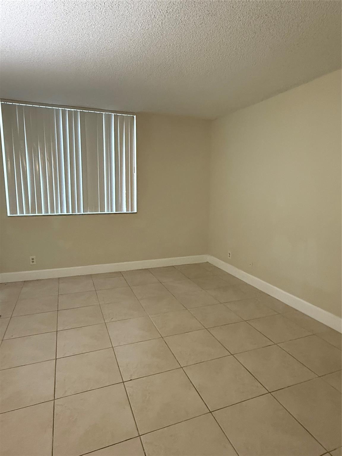 Lakes Of Jacaranda Condo - Residential Lease