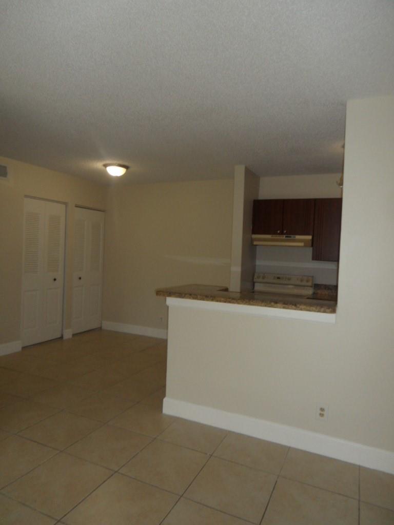 Lakes Of Jacaranda Condo - Residential Lease