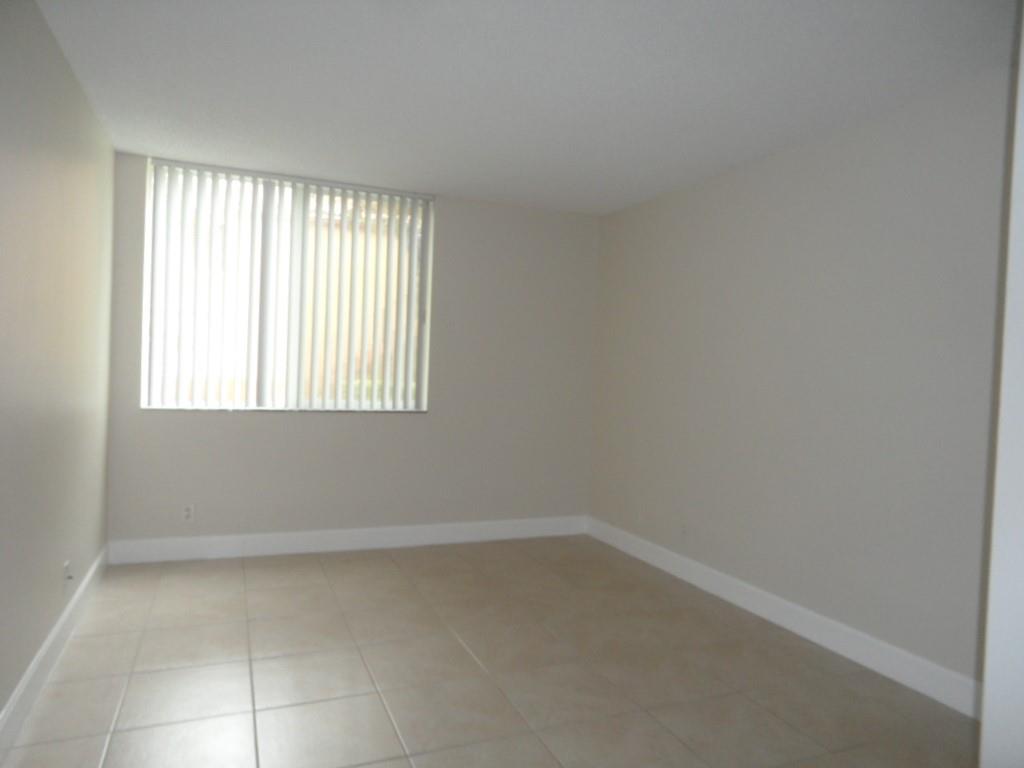 Lakes Of Jacaranda Condo - Residential Lease