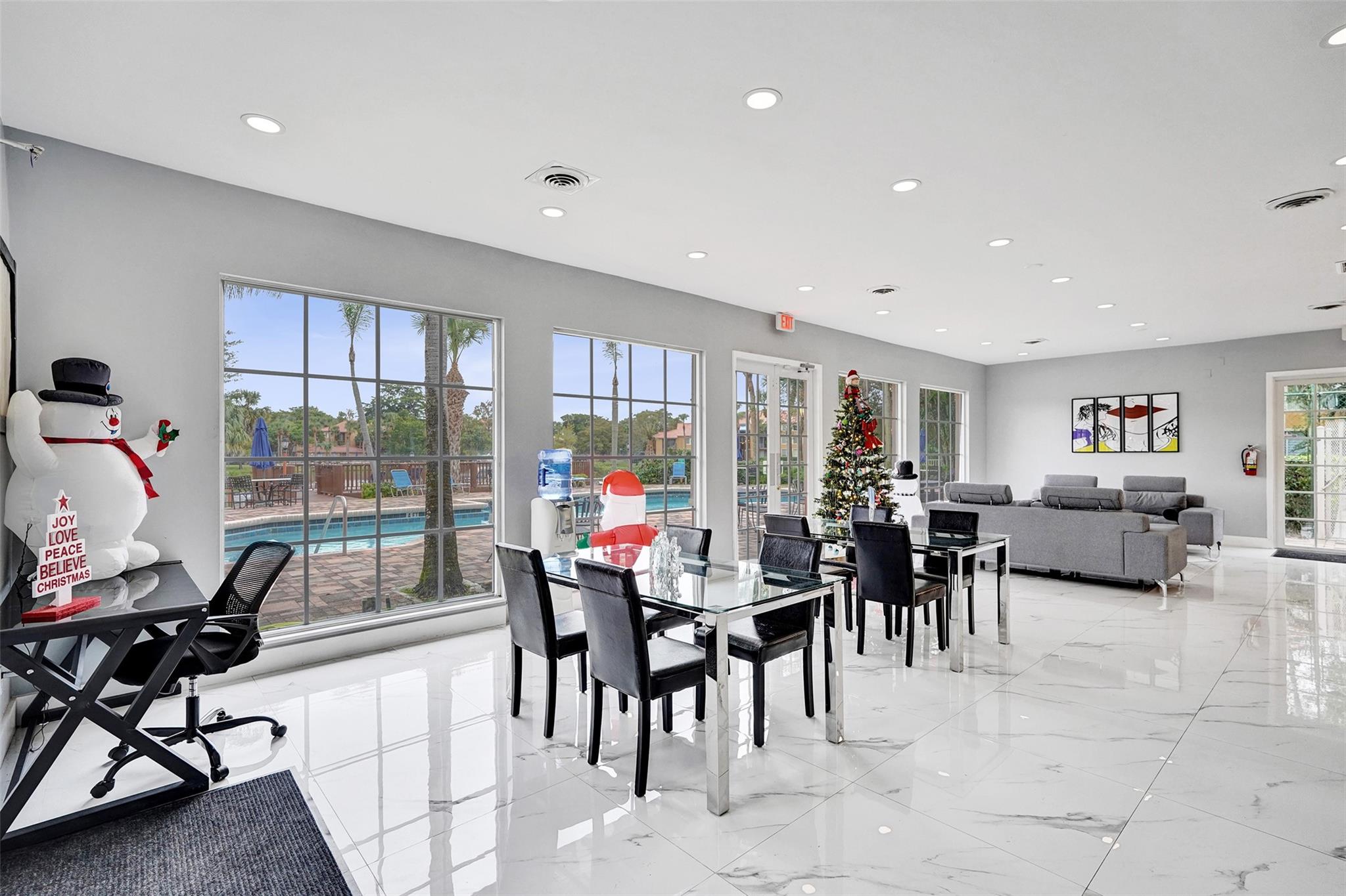 Lakes Of Jacaranda Condo - Residential Lease