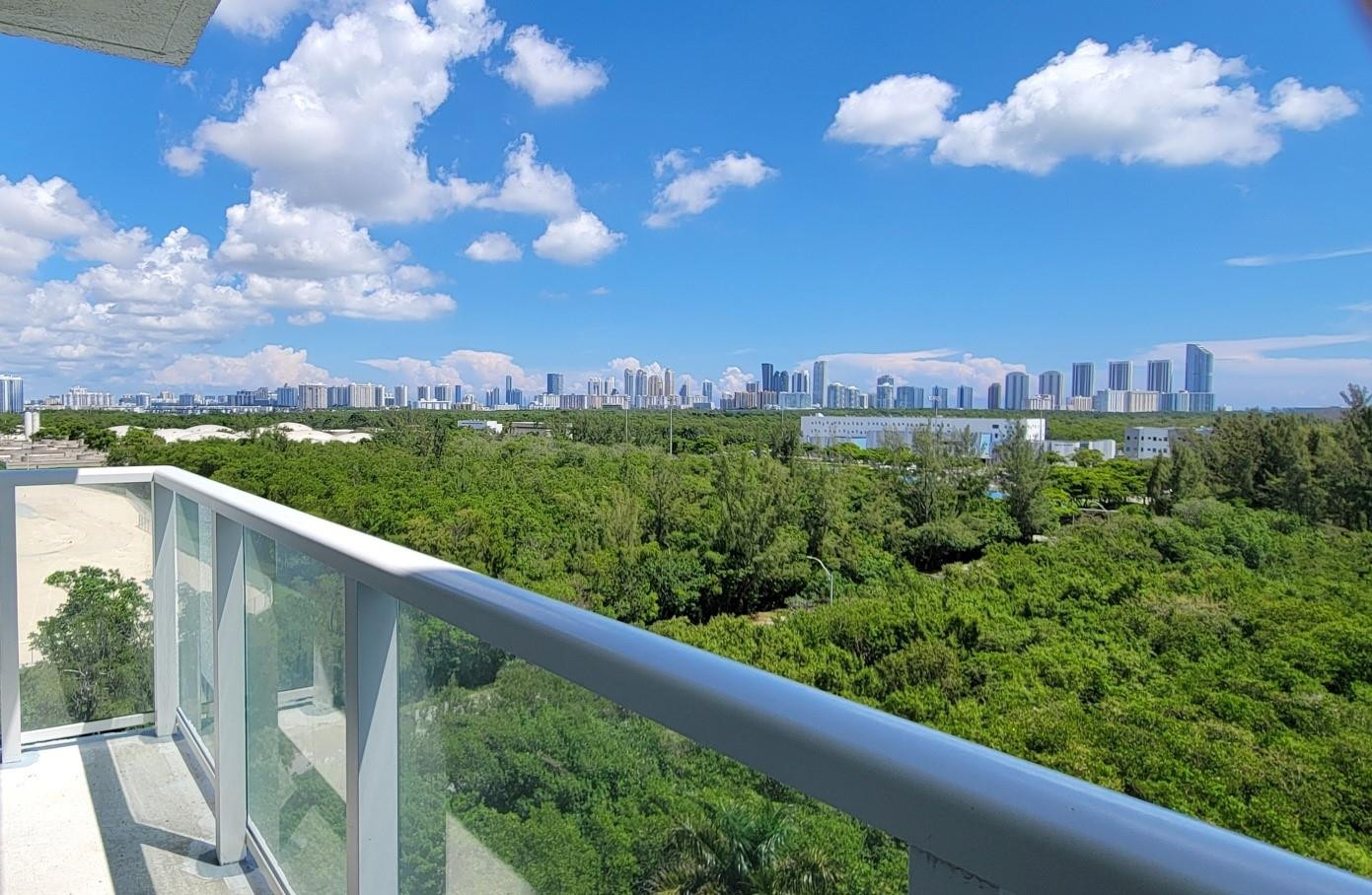 The Oaks I Condo - Residential