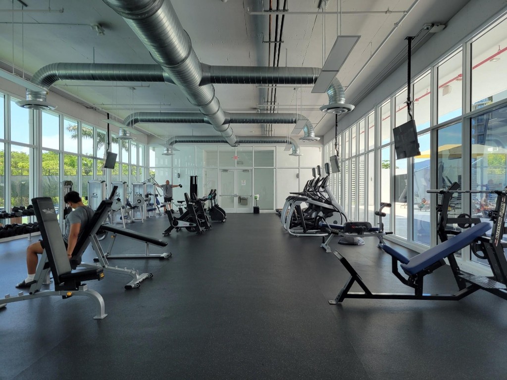 The Oaks I Condo - Residential