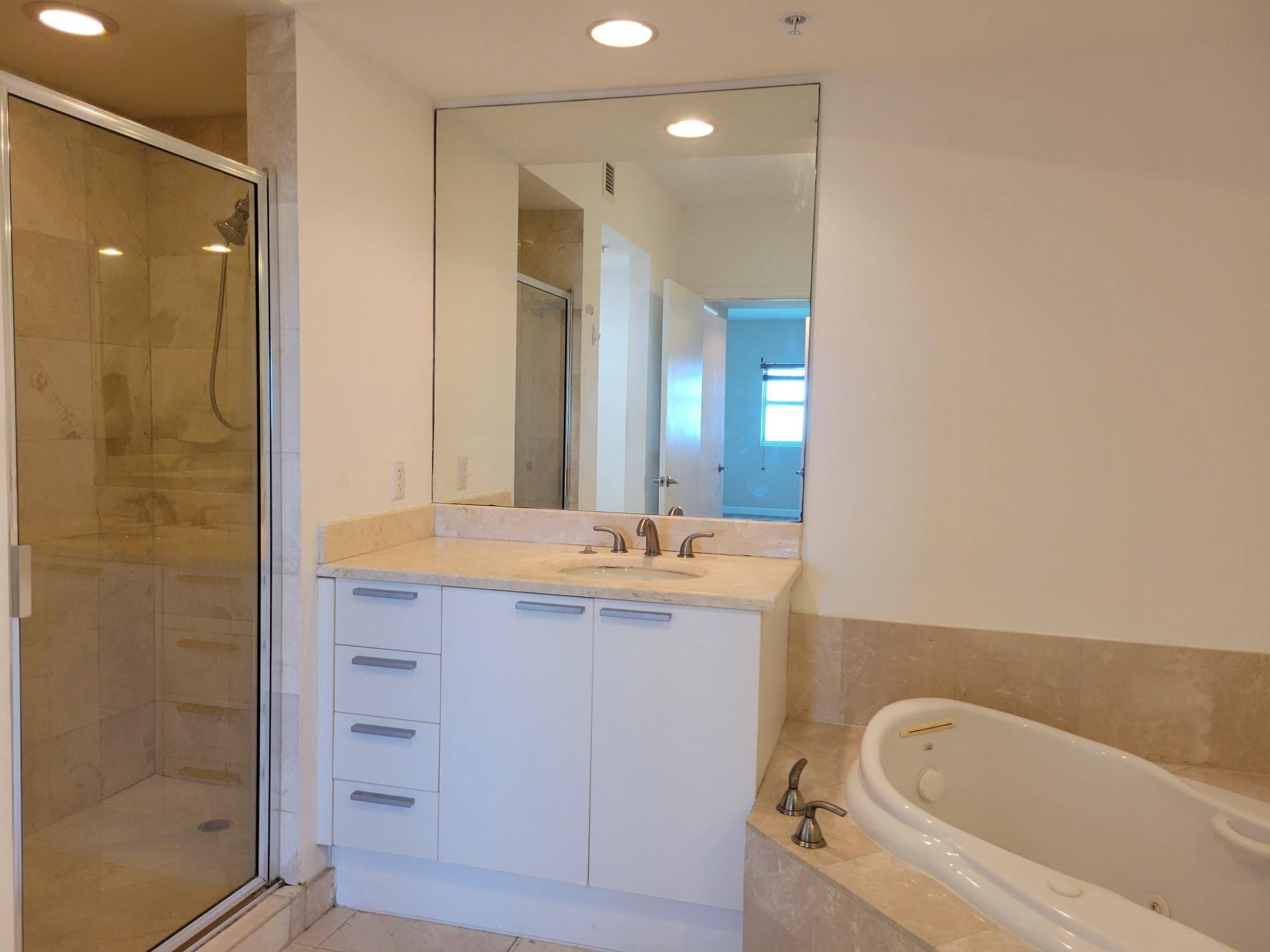 The Oaks I Condo - Residential