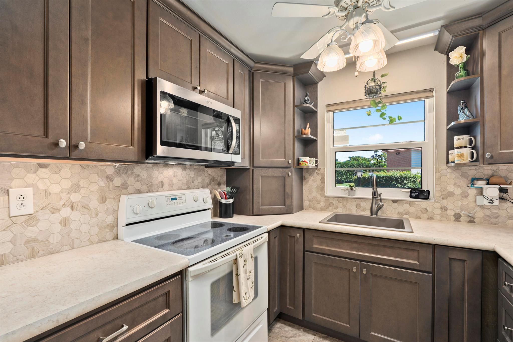 Stuart, Florida 34996, United States, 2 Bedrooms Bedrooms, ,2 BathroomsBathrooms,Residential,Active,209569