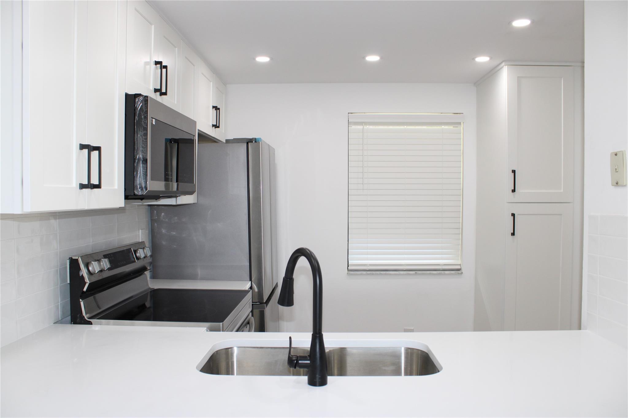 10501 W Broward Blvd 403