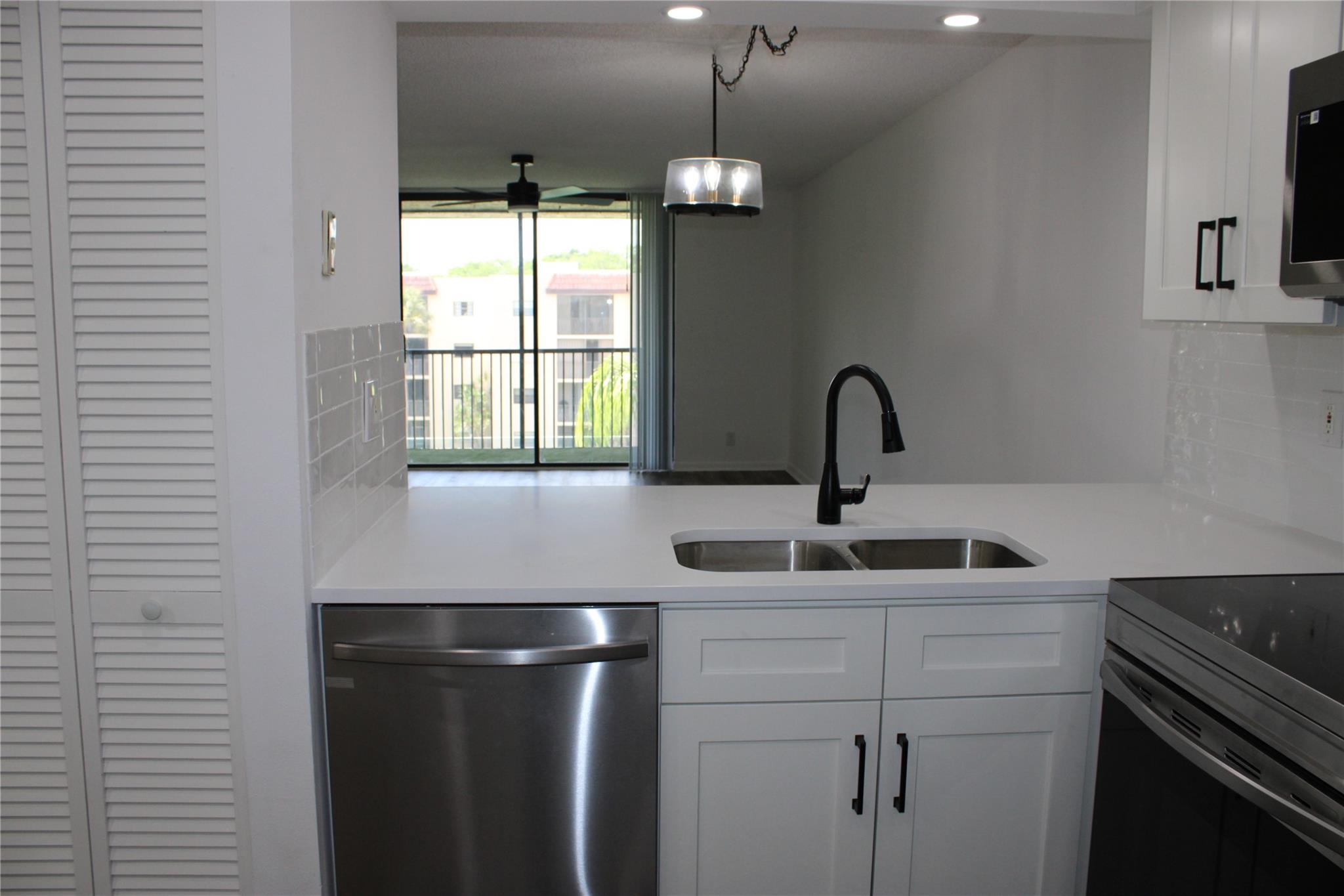 10501 W Broward Blvd 403