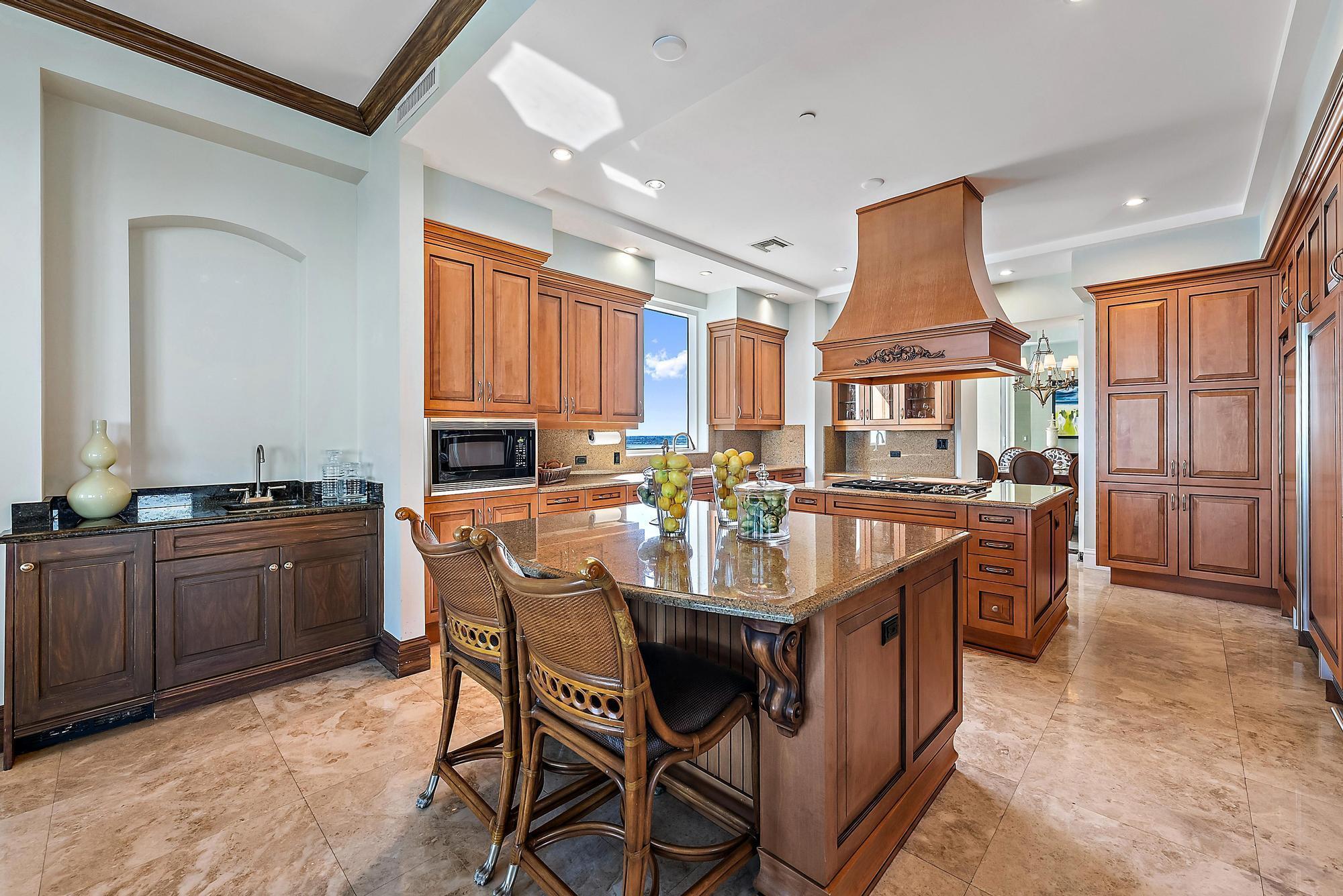 ONE SINGER ISLAND CONDO - Residential