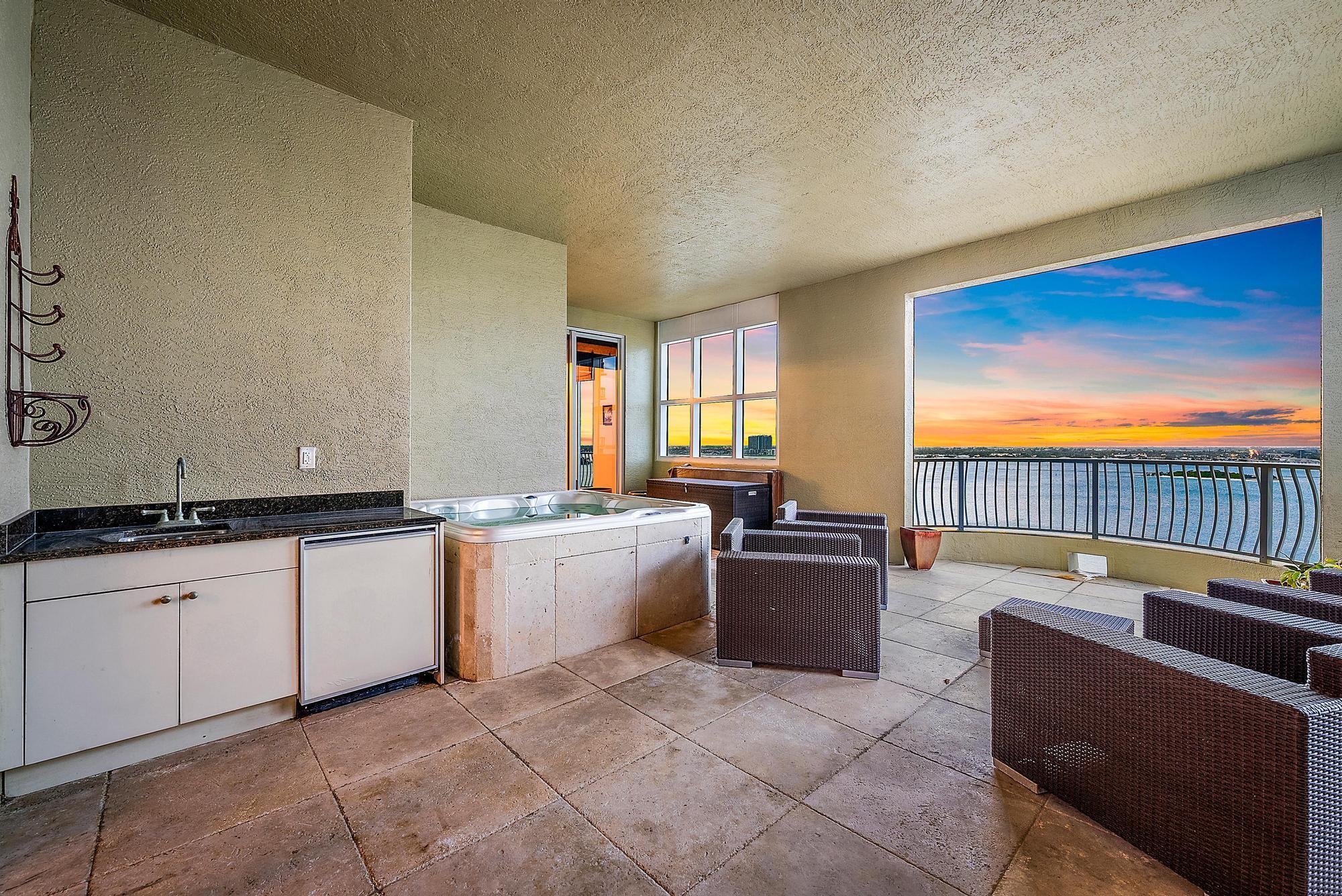 ONE SINGER ISLAND CONDO - Residential
