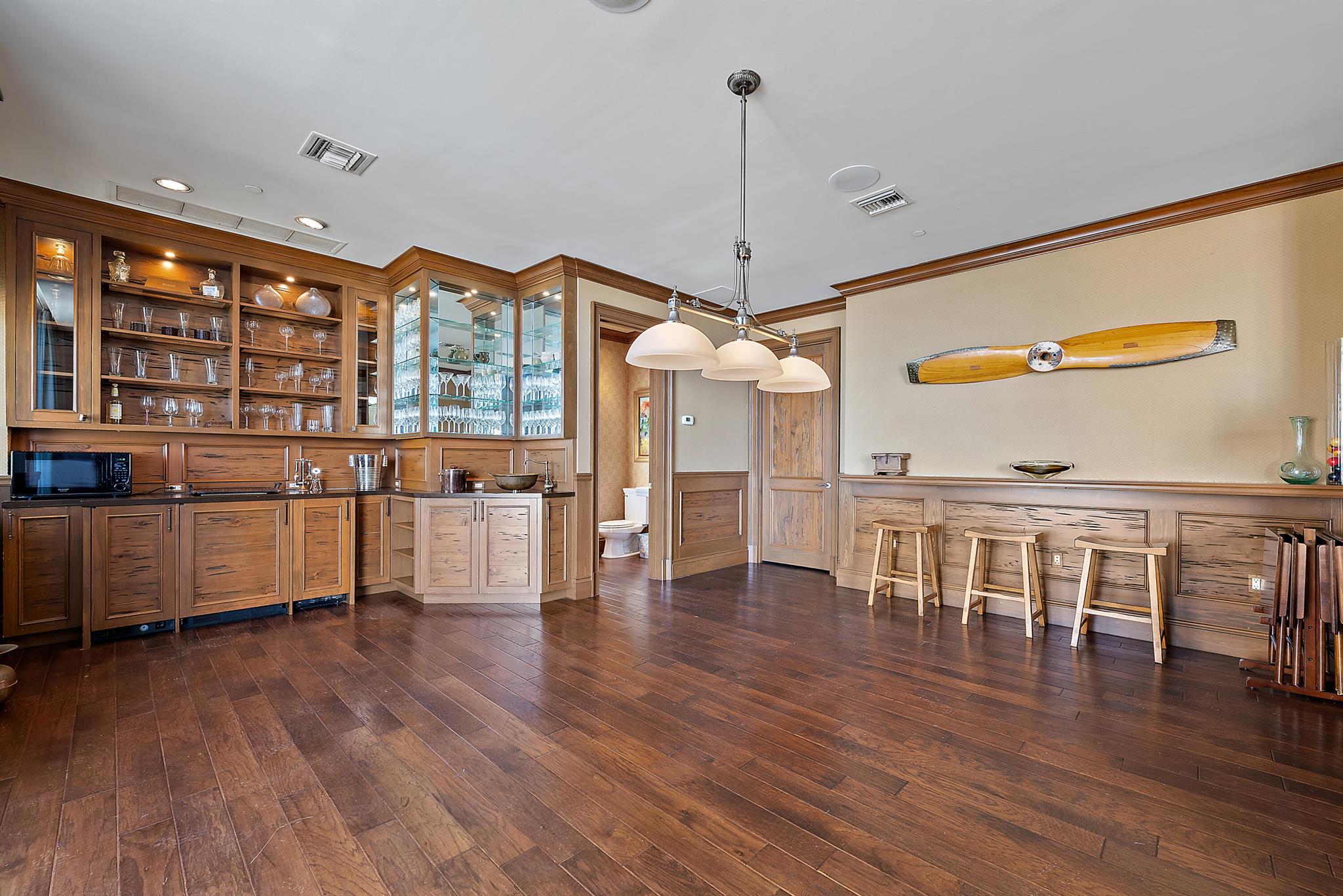 ONE SINGER ISLAND CONDO - Residential