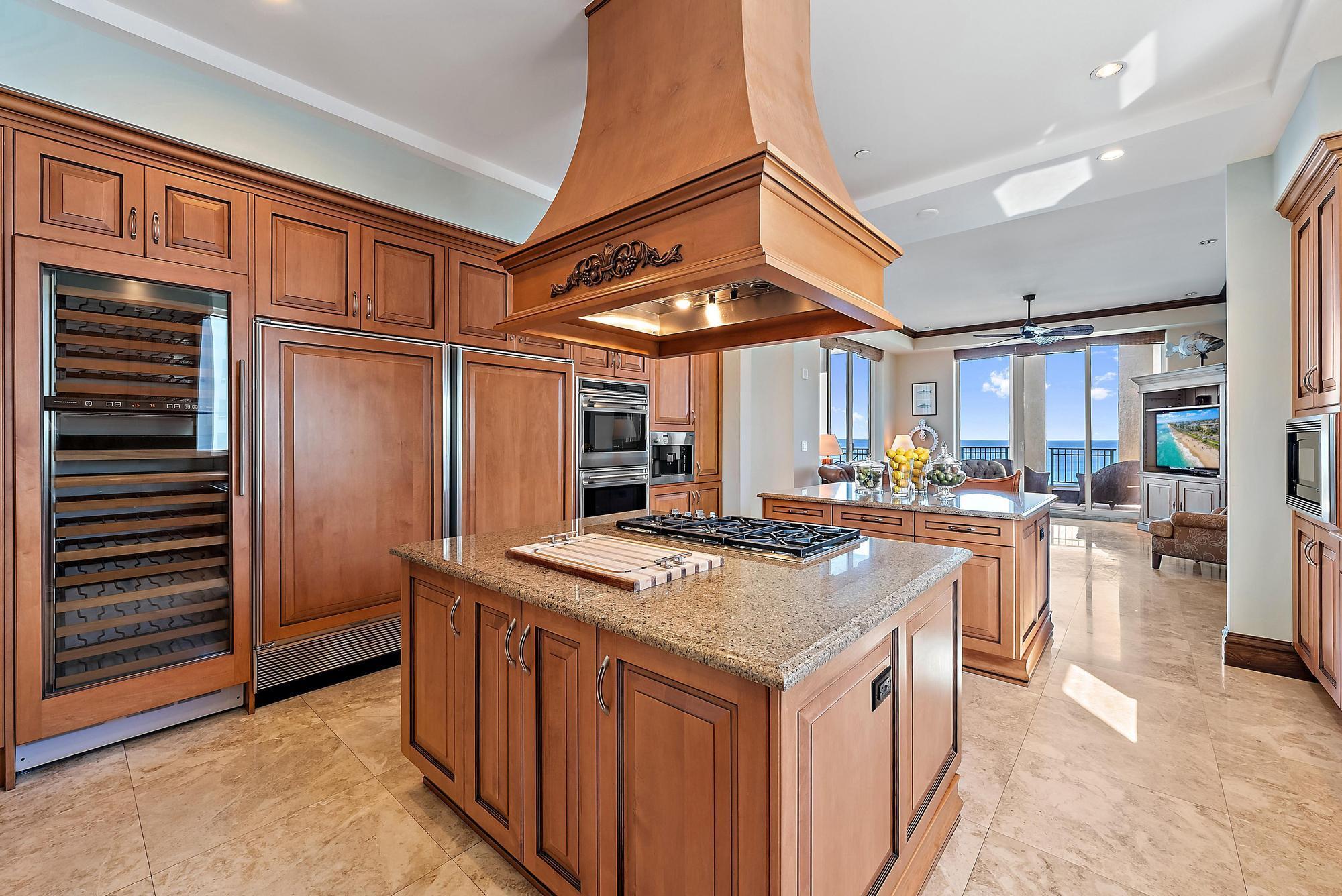 ONE SINGER ISLAND CONDO - Residential