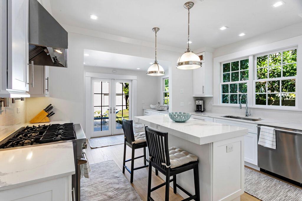 ROYAL PARK - Residential Lease