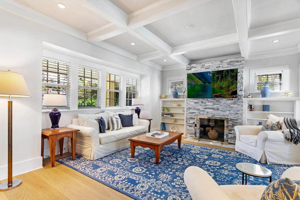 ROYAL PARK - Residential Lease