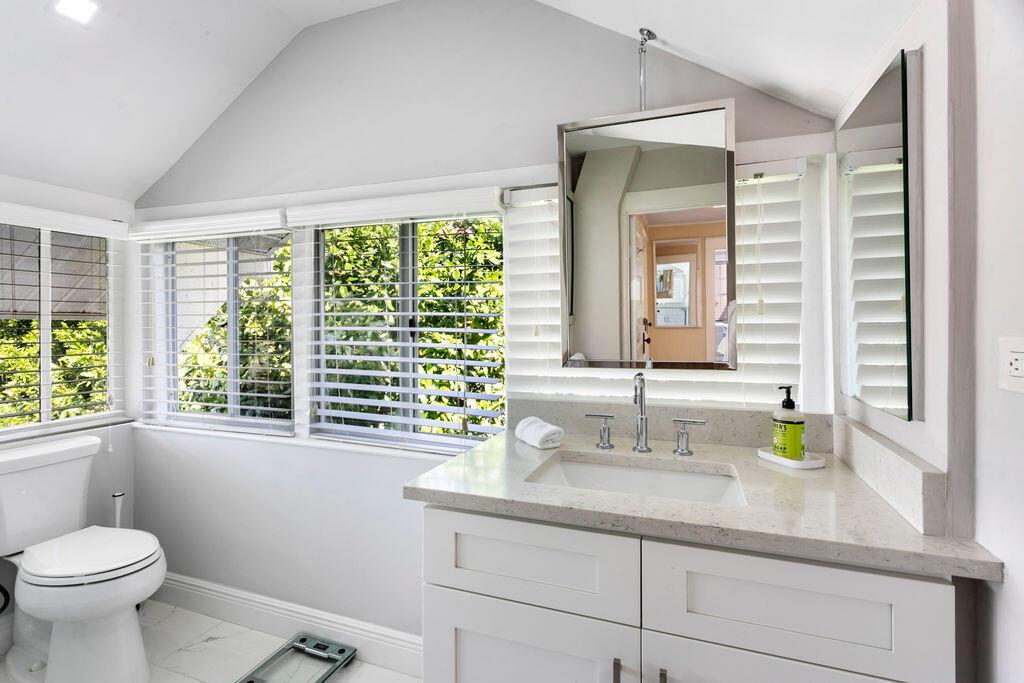 ROYAL PARK - Residential Lease