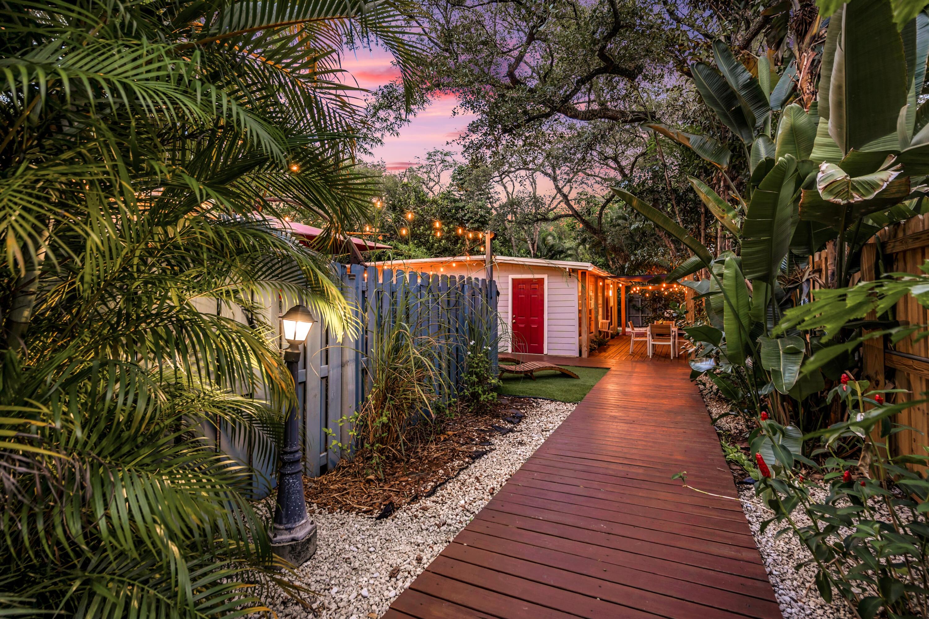 Sailboat Bend - Residential
